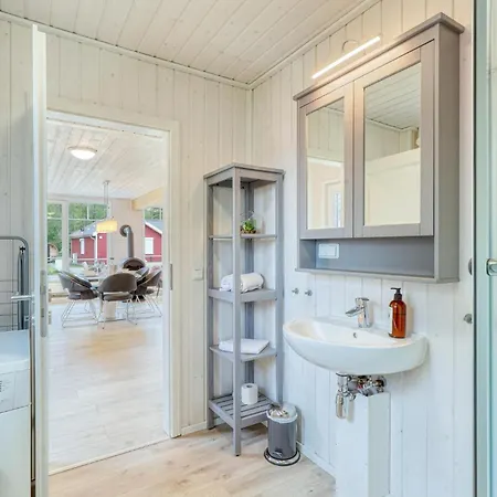 Stunning In Semesterbostad Zerpenschleuse