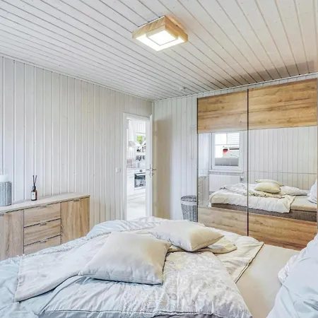 Stunning In Σπίτι διακοπών Zerpenschleuse